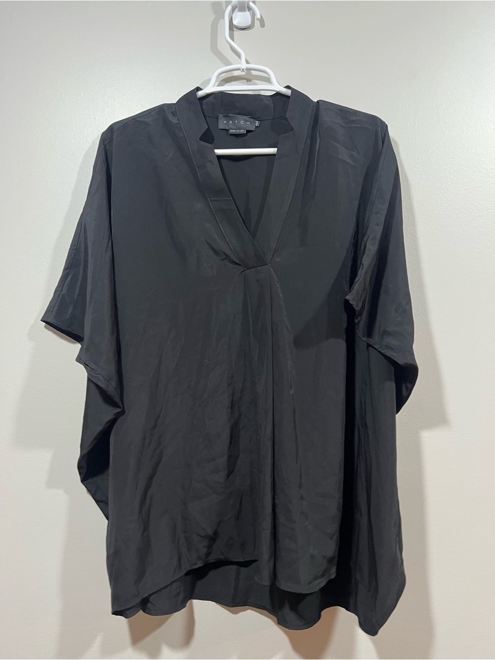 Hatch Black V-Neck Lightweight Women's Maternity Top One Size